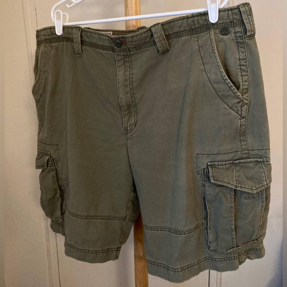 Timberland Men’s Green Cargo Utility Shorts 100% Cotton Shorts Size 40